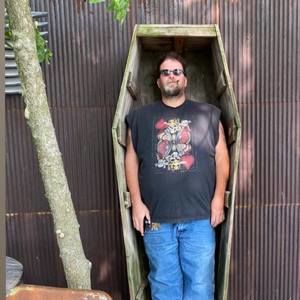 Meet your Posher, Ray